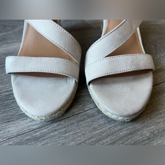 Dolce Vita DV8 Pierre faux suede Strappy cork Wedge Sandals. Size 8 - Picture 4 of 8